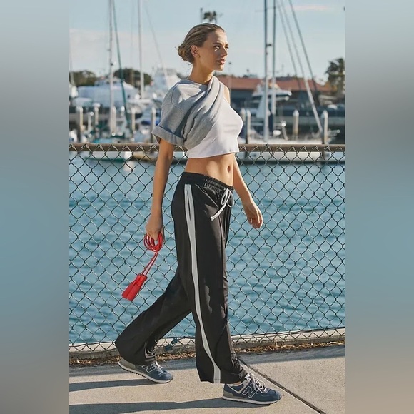Anthropologie Pants - Anthropologie Daily Practice Side-Stripe Track Pants Size M Pre Owned